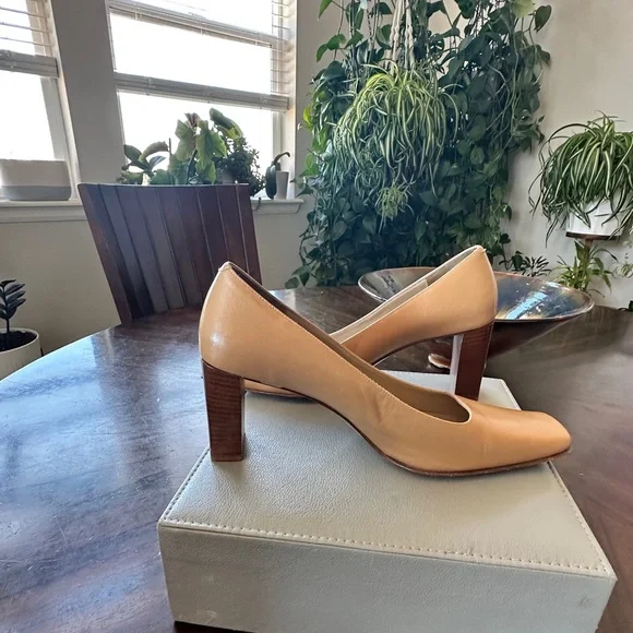 Coach Leather Tan Square Toe Malorie B1 Pumps Wooden Heel Size 9 - Picture 9 of 15